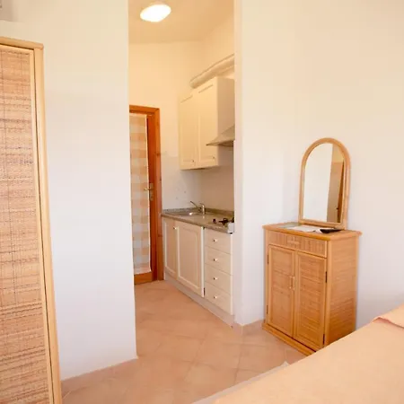 Baia Delle Mimose Aparthotel