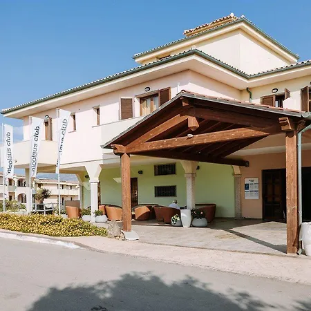 Baia Delle Mimose Aparthotel Badesi