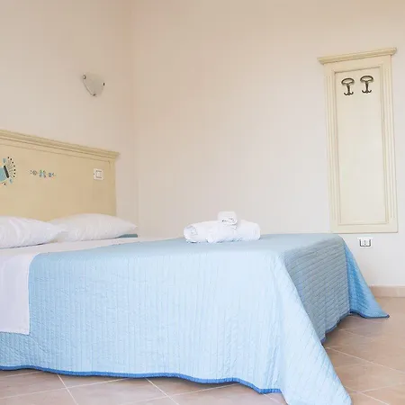 Baia Delle Mimose Aparthotel Badesi